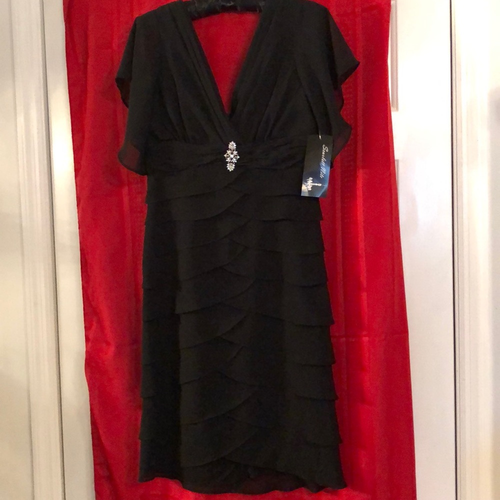 Party dress with brooch